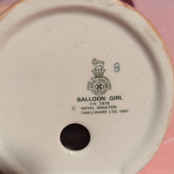 Royal Doulton HN2400 Debbie 1968 - Picture 5 of 5